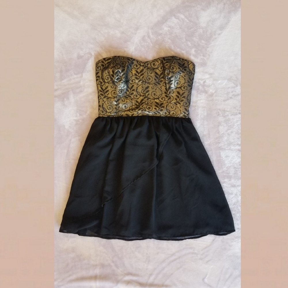Dynamite Mini Dress in Gold & Black - Size Medium